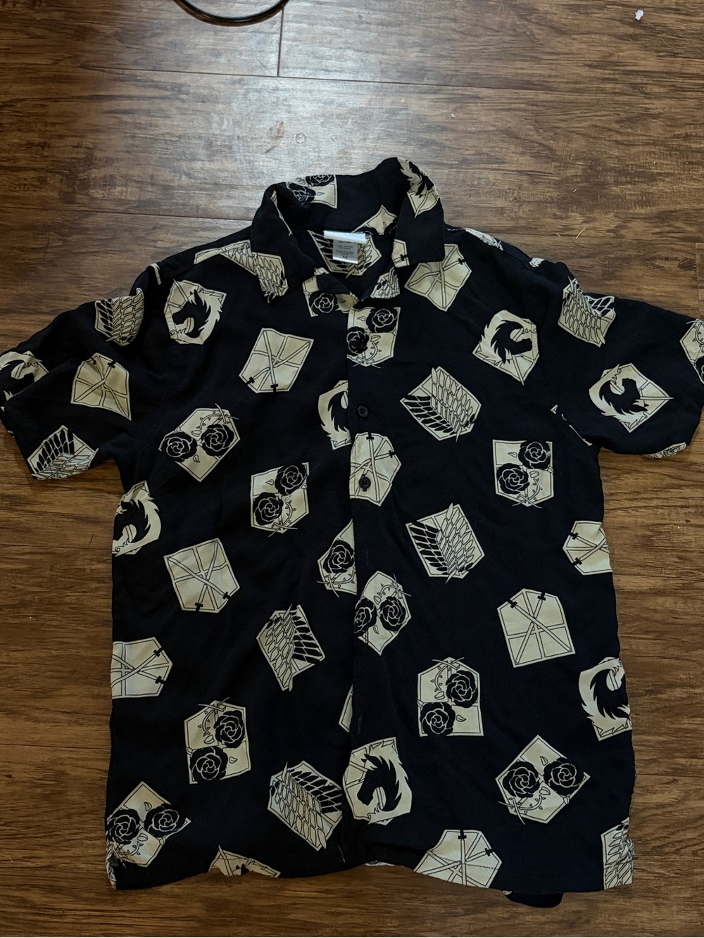 Black Short-Sleeve Button-Down Shirt with Beige Graphic Motif